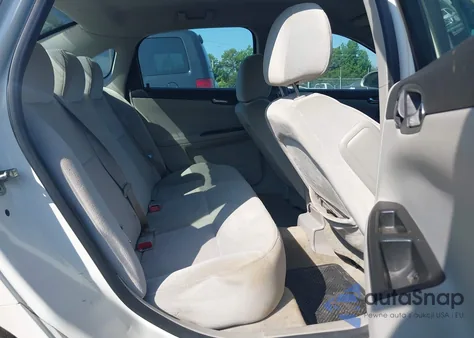 2009 Chevrolet Impala Ls z USA, uszkodzony, nr VIN 2G1WB57K291201255